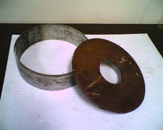 Motor plate leaning on spacer